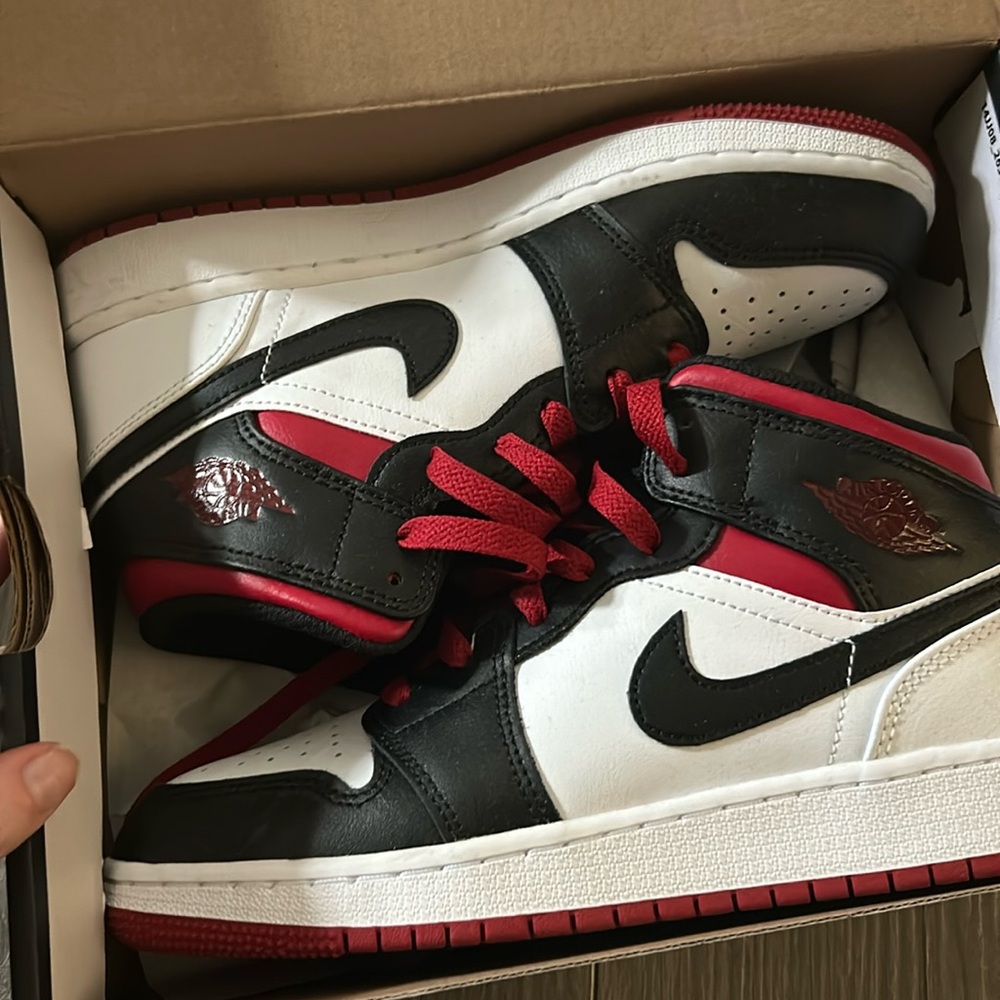 Air Jordan 1 mid